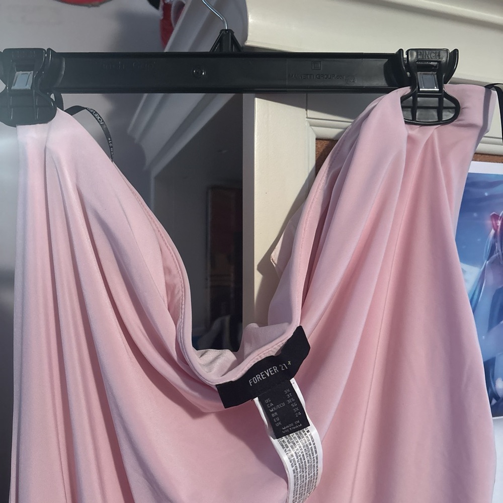 Elegant Pink Draped Gown - Picture 4 of 6